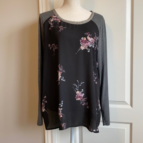 3/$15 Maurices - Lovely Floral Long Sleeve Top - Picture 1 of 5